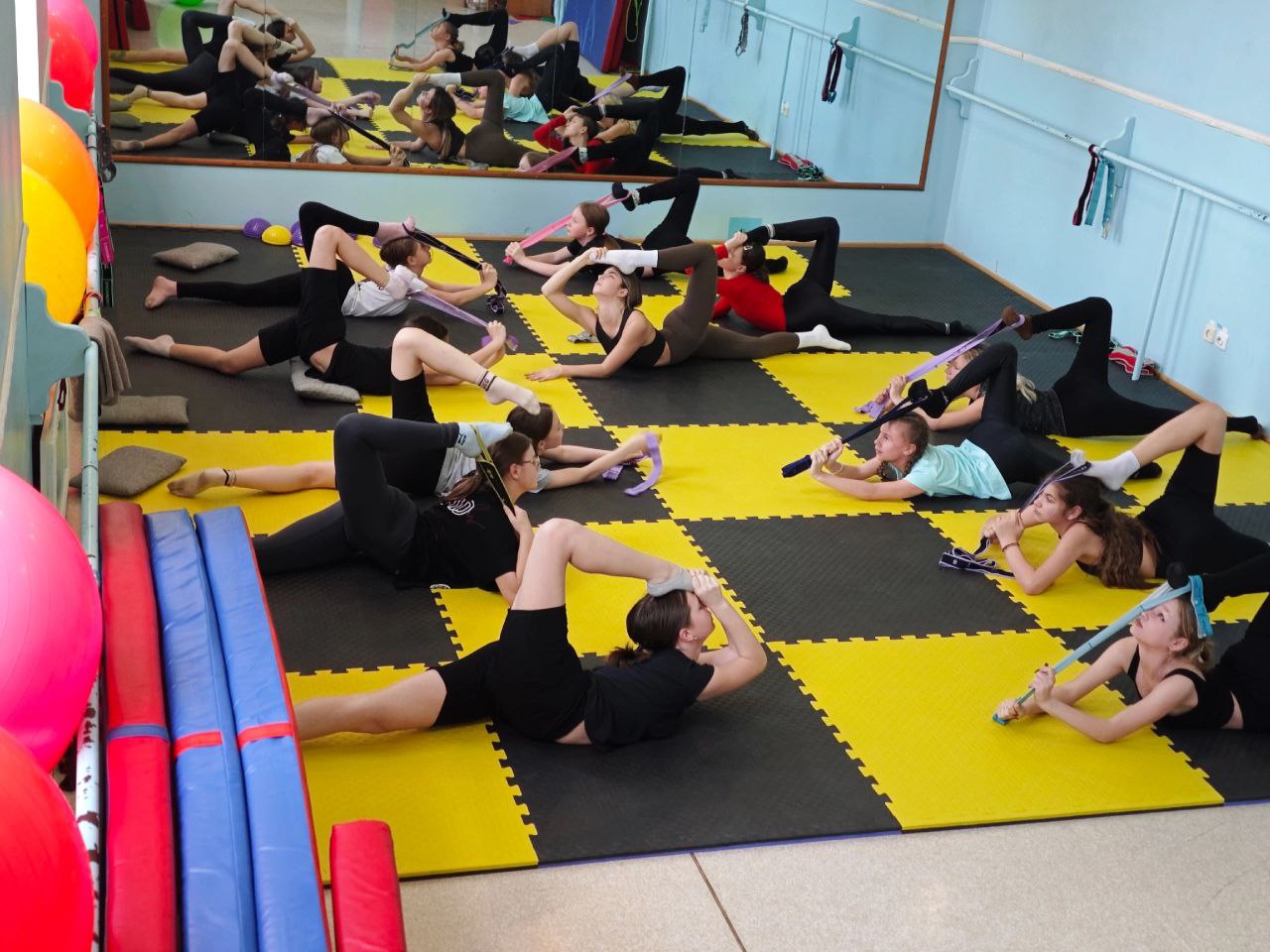 Студия спортивной гимнастики и акробатики SWEET DREAM TEAM_Acro_Gymnastics.